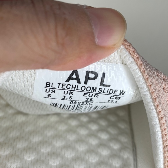 NWOB APL Women's Big Logo TechLoom Slide in Ivory/Blush Size 6 - Picture 7 of 7